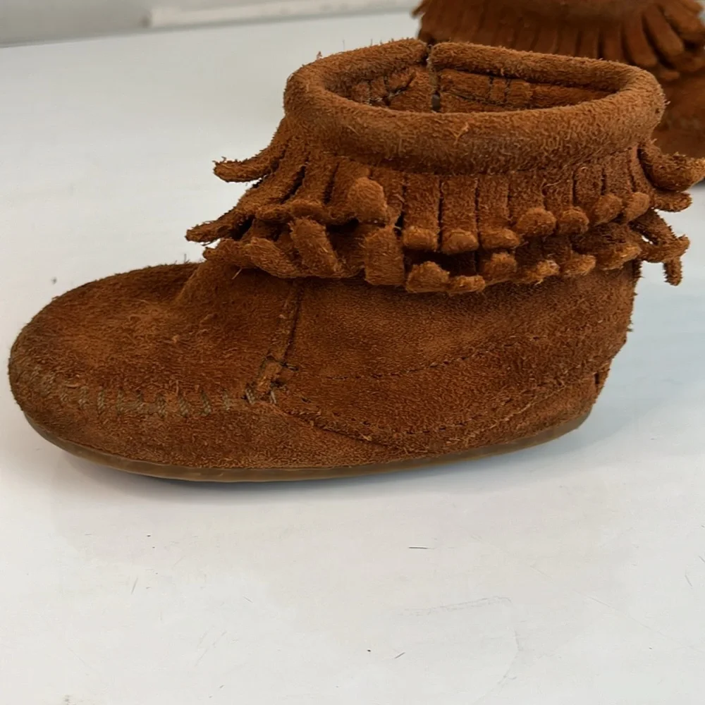 Minnetonka Ankle Moccasins Side Zip Size 4 Leather Double Fringe Used
